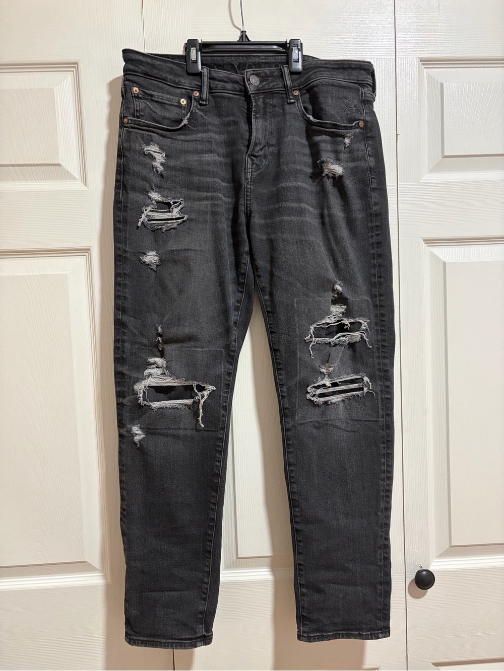 American Eagle Outfitters Black Distressed Skinny Jeans